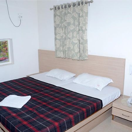 Hotel Kuber Nagpur Buitenkant foto