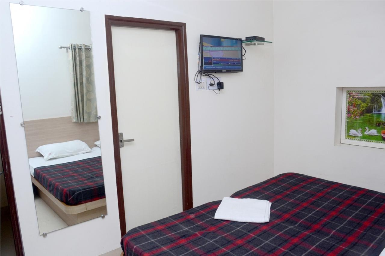 Hotel Kuber Nagpur Buitenkant foto